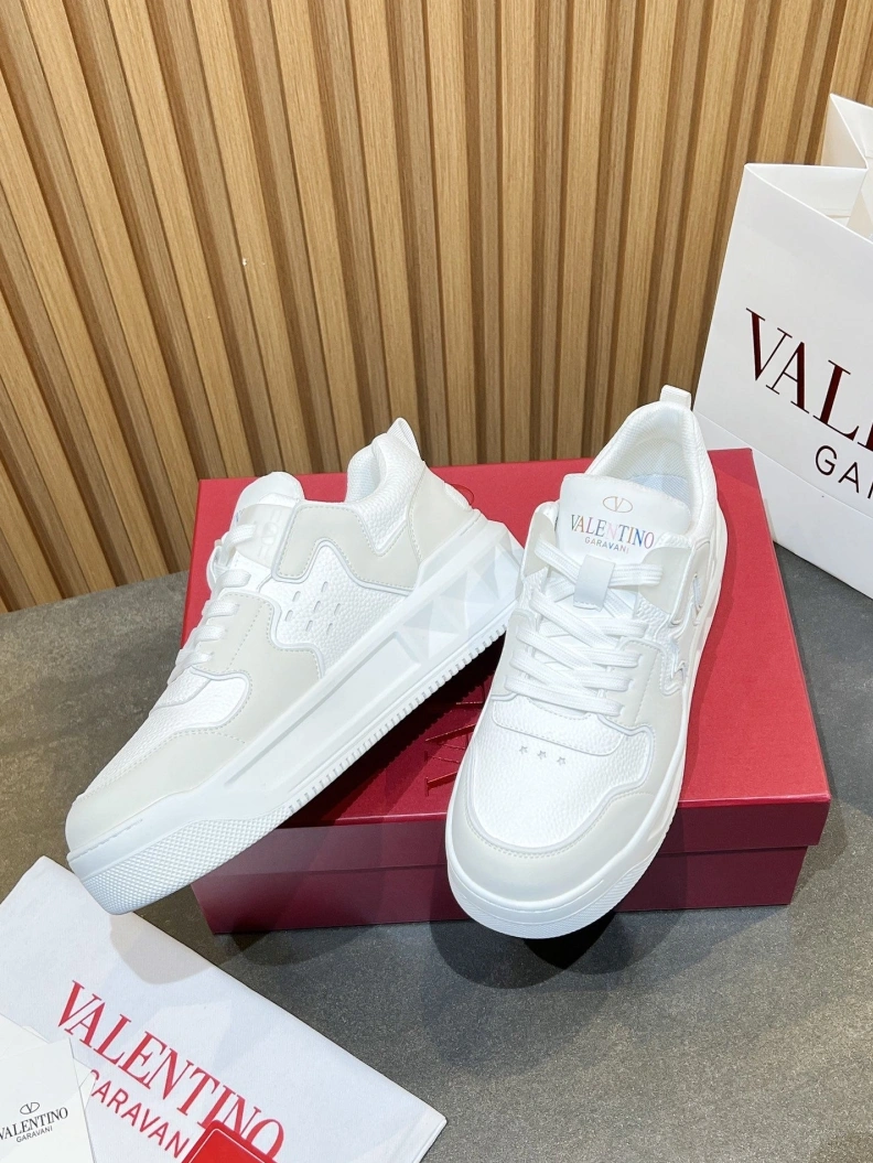 Vibrant Vxlxntino Sneakers 229023