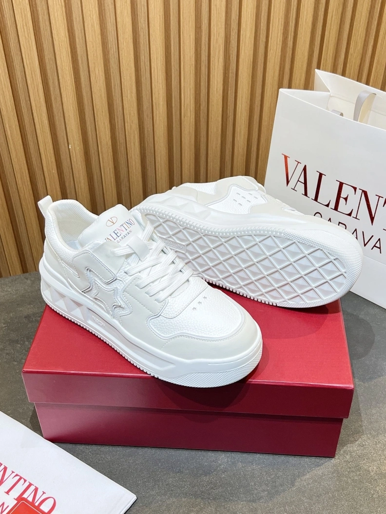 Vibrant Vxlxntino Sneakers 229023