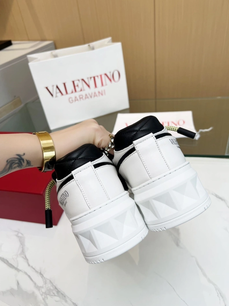 EyeCatching Vxlxntino Sneakers 229015