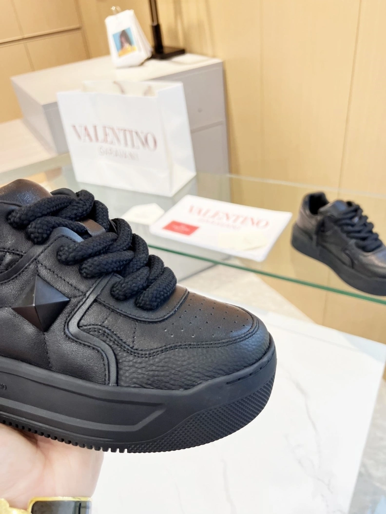 Cozy Vxlxntino Sneakers 229017