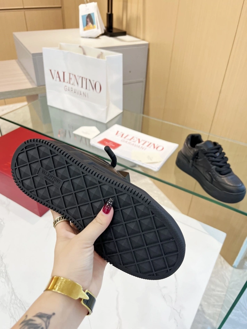 Cozy Vxlxntino Sneakers 229017