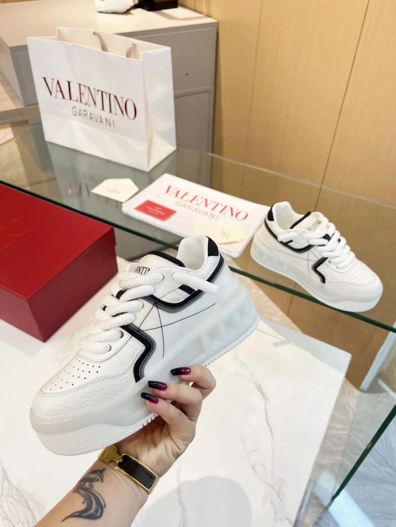 Comfortable Vxlxntino Sneakers 229009