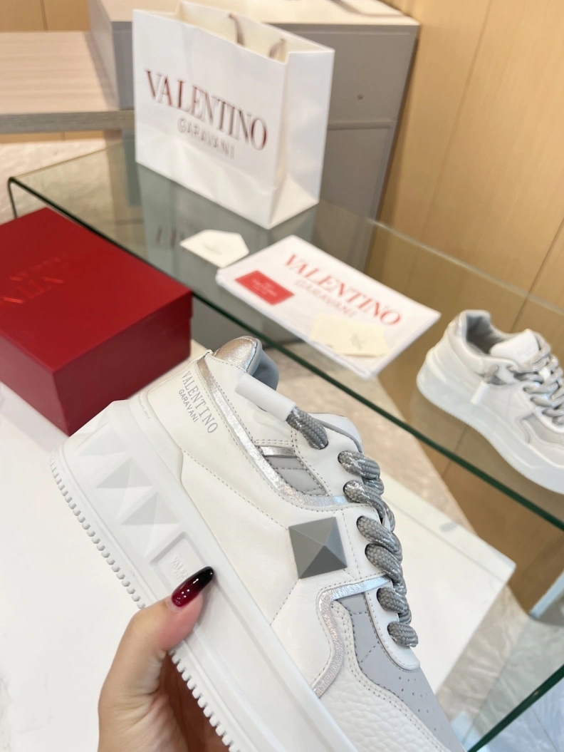 Sleek Vxlxntino Sneakers 229004
