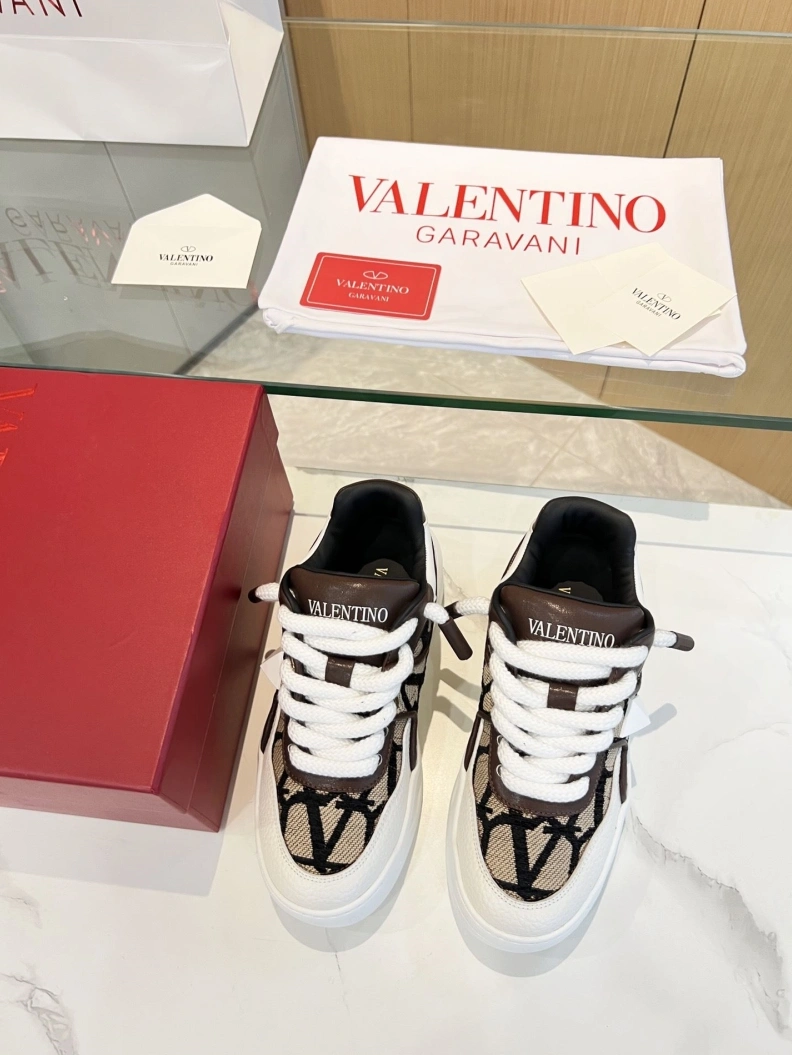 Vibrant Vxlxntino Sneakers 229006