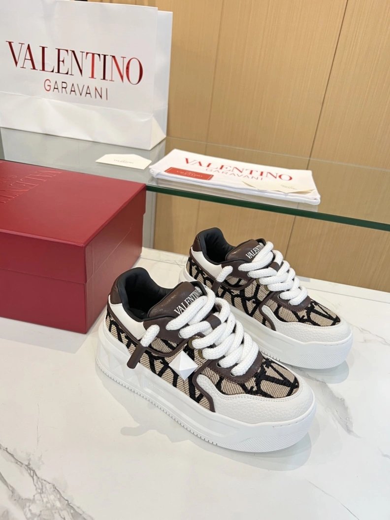 Vibrant Vxlxntino Sneakers 229006
