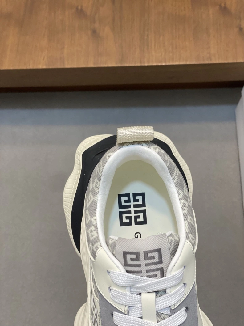 Gxvxnchy Sneakers Bold 152173