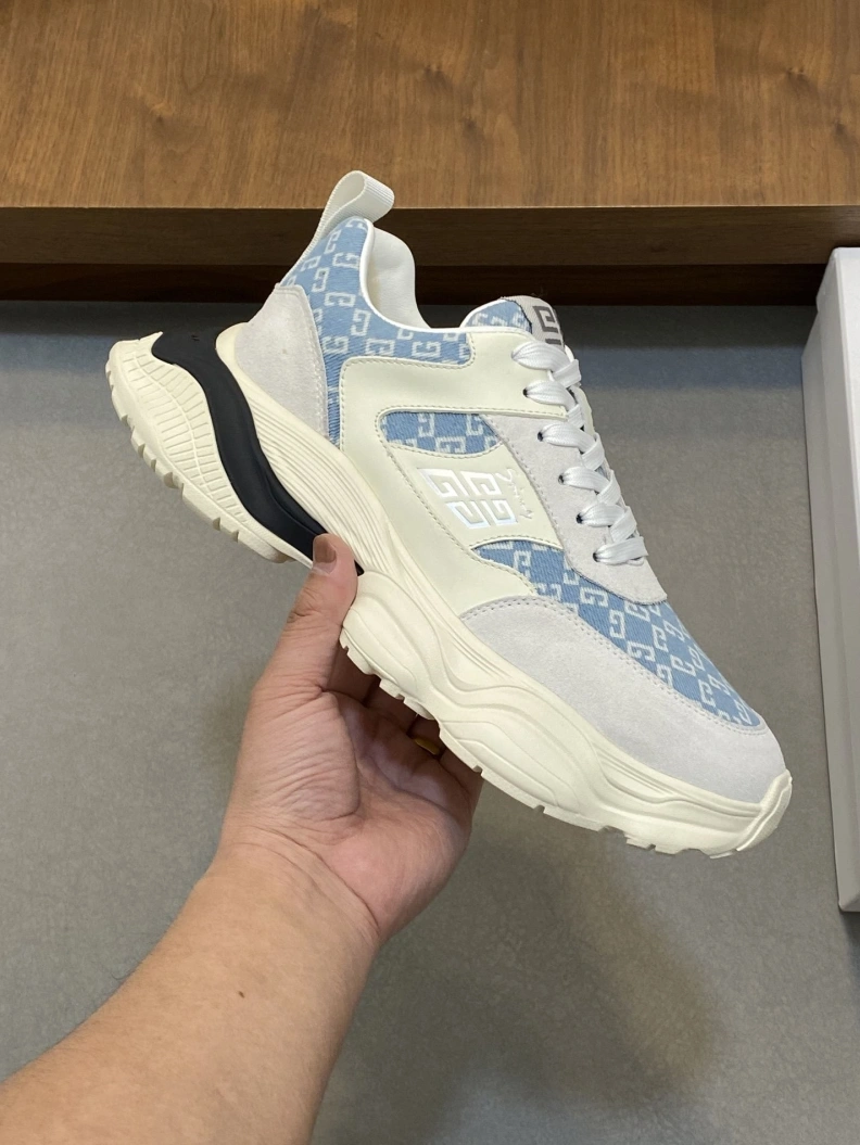 Gxvxnchy Sneakers Timeless 152170