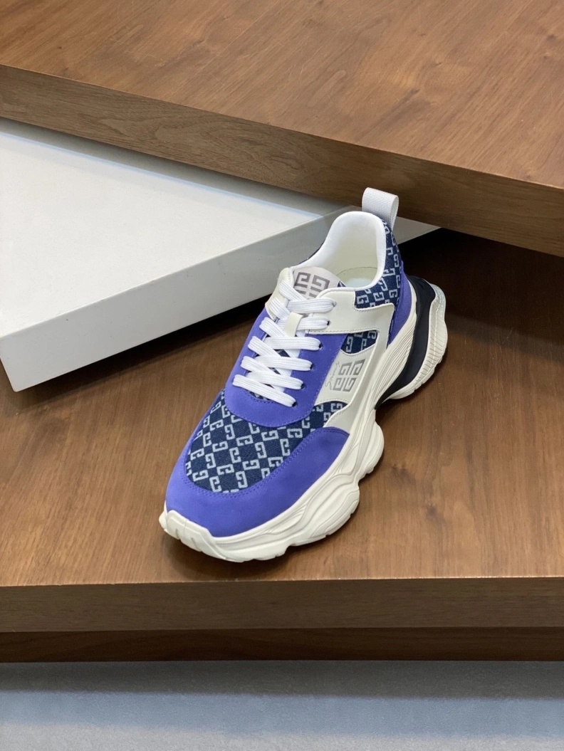 Gxvxnchy Sneakers Classic 152169