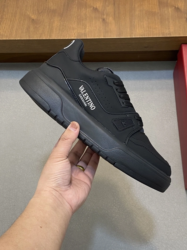 Comfortable Vxlxntino Sneakers 228998