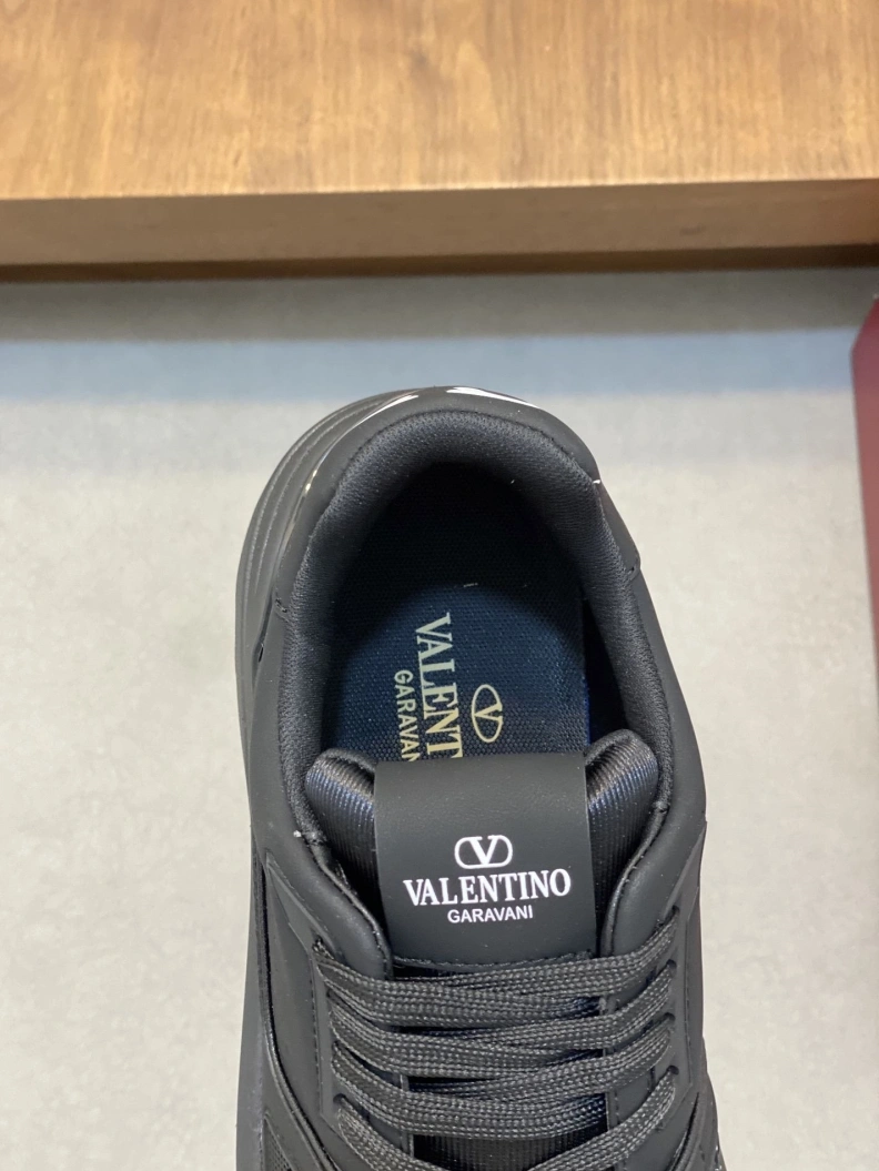 Comfortable Vxlxntino Sneakers 228998