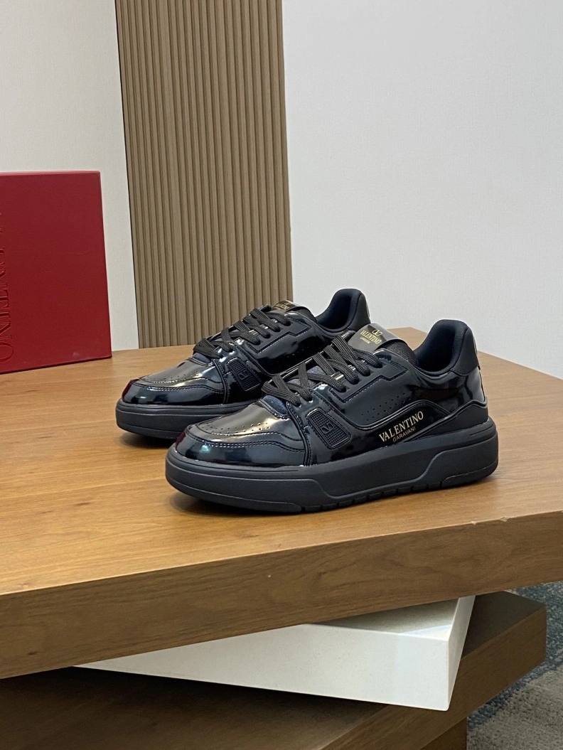 Classic Vxlxntino Sneakers 228973