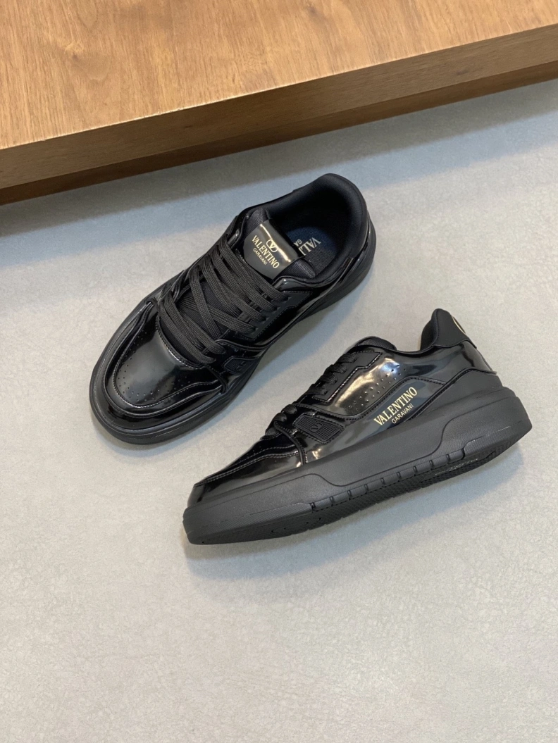 Classic Vxlxntino Sneakers 228973