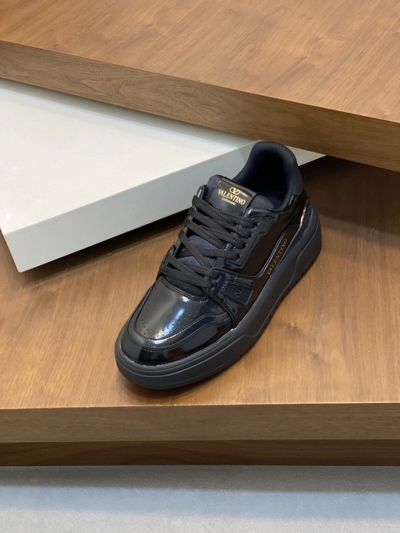 Classic Vxlxntino Sneakers 228973