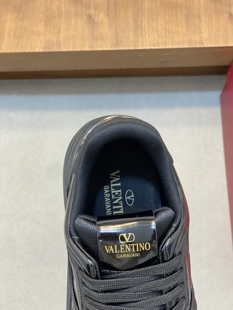 Classic Vxlxntino Sneakers 228973