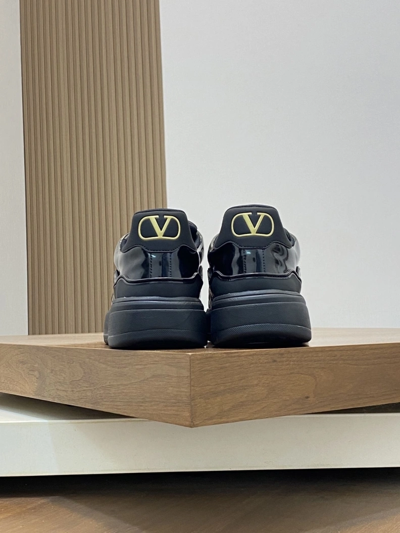 Classic Vxlxntino Sneakers 228973