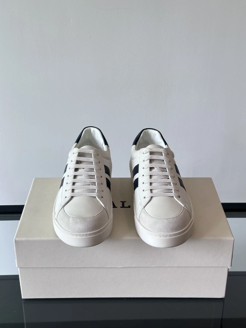 Elegant Othxr Sneakers 210412