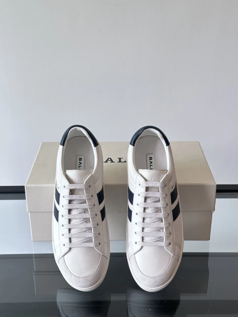 Elegant Othxr Sneakers 210412