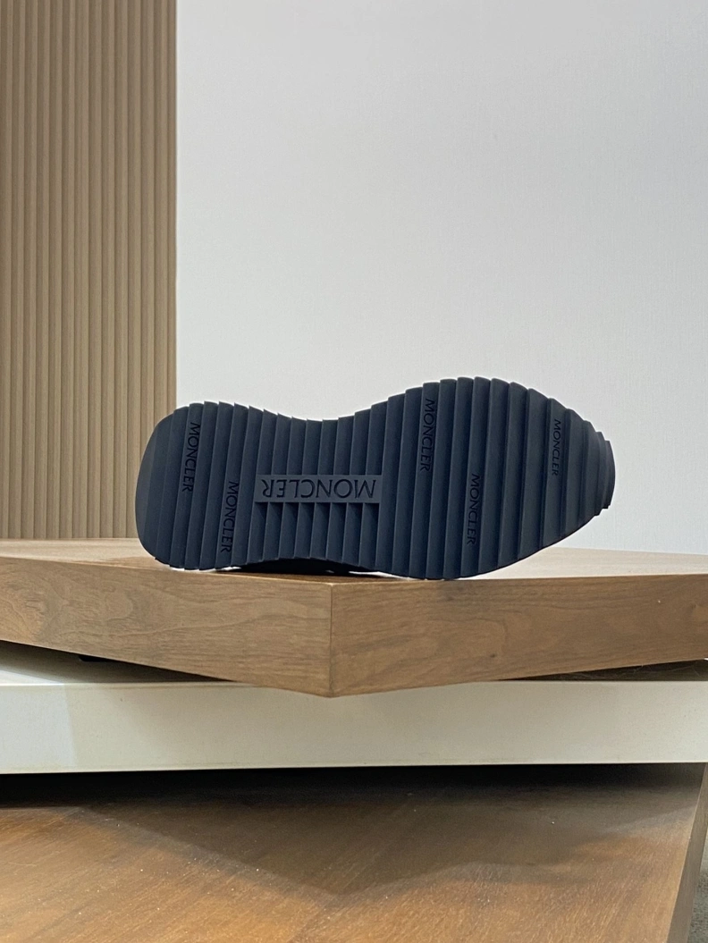 GoAnywhere Mxnclxr Sneakers 197270