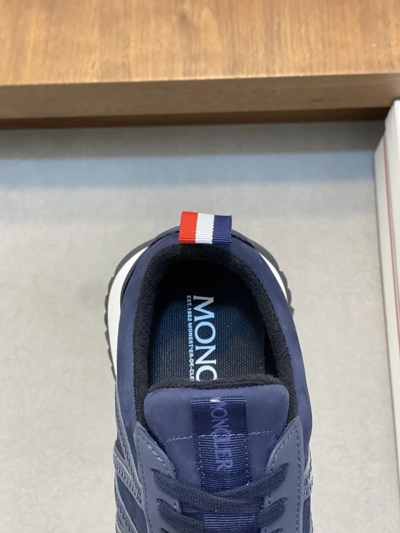 Minimalist Mxnclxr Sneakers 197258