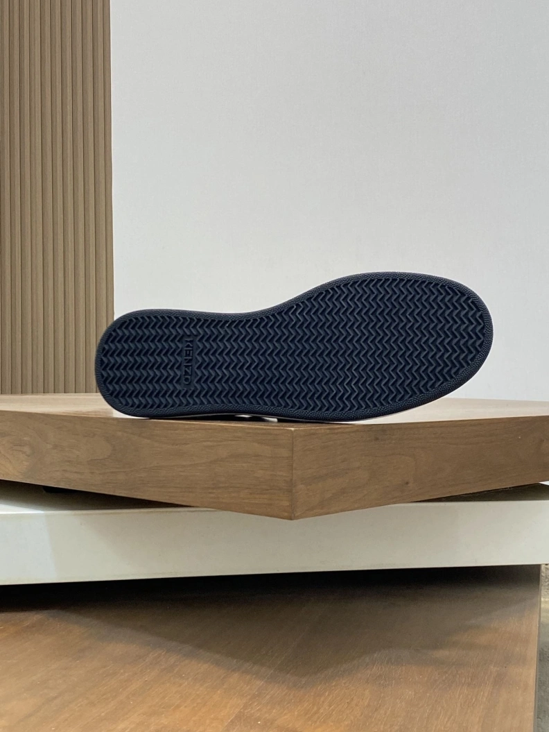 Minimalist Othxr Sneakers 210384