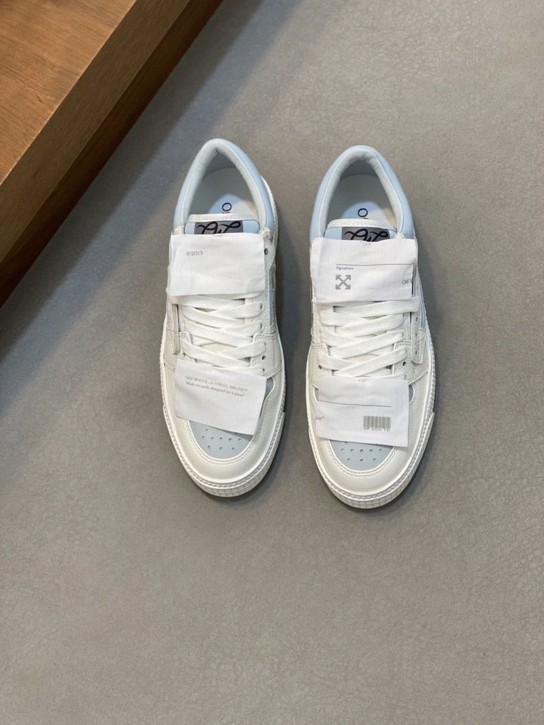 WellDesigned Off-Whxtx Sneakers 207767