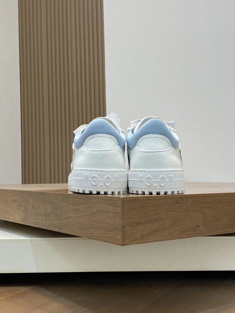 WellDesigned Off-Whxtx Sneakers 207767