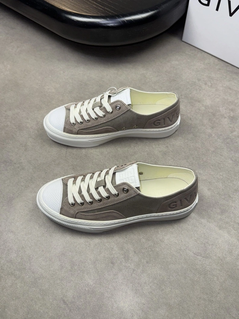 Classic Gxvxnchy Sneakers 152162