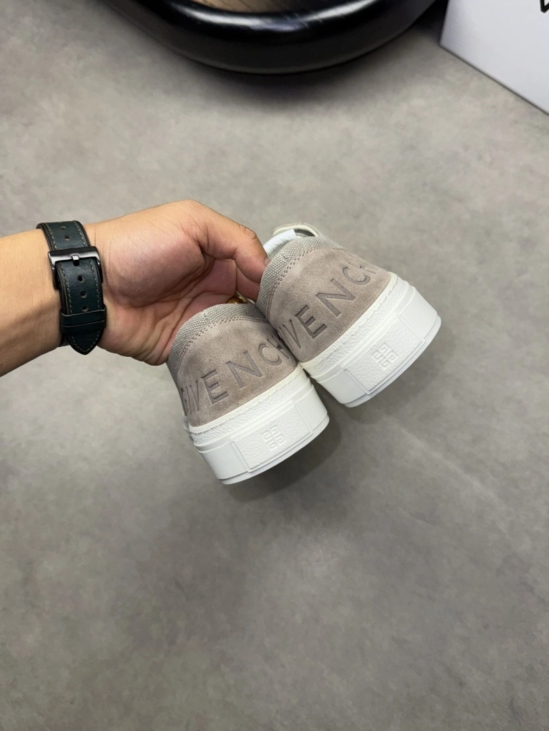 Classic Gxvxnchy Sneakers 152162