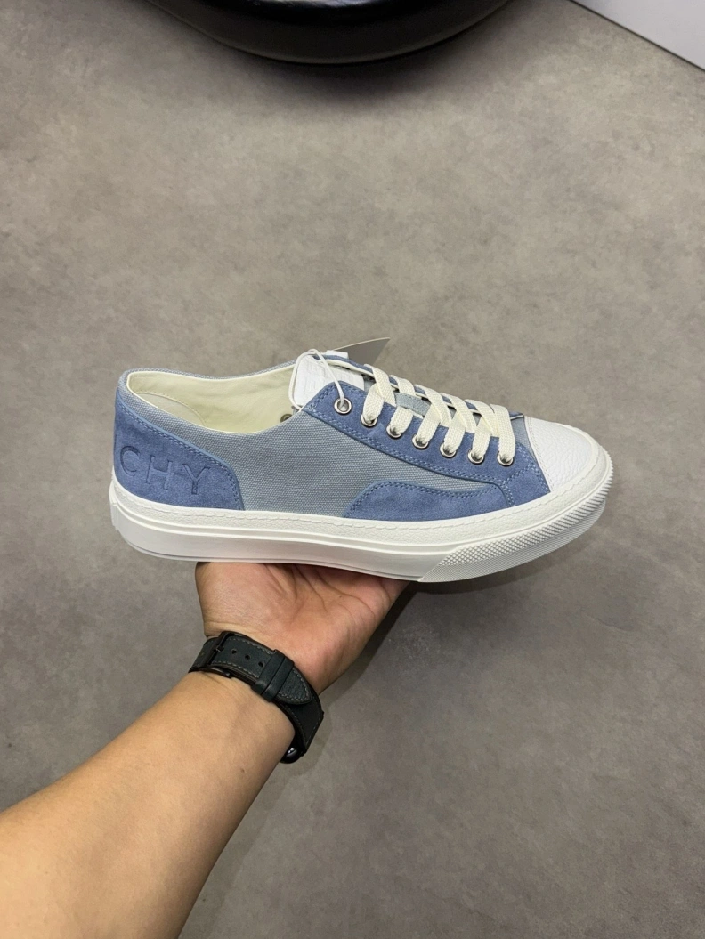 Gxvxnchy Sneakers EasyMatch 152161