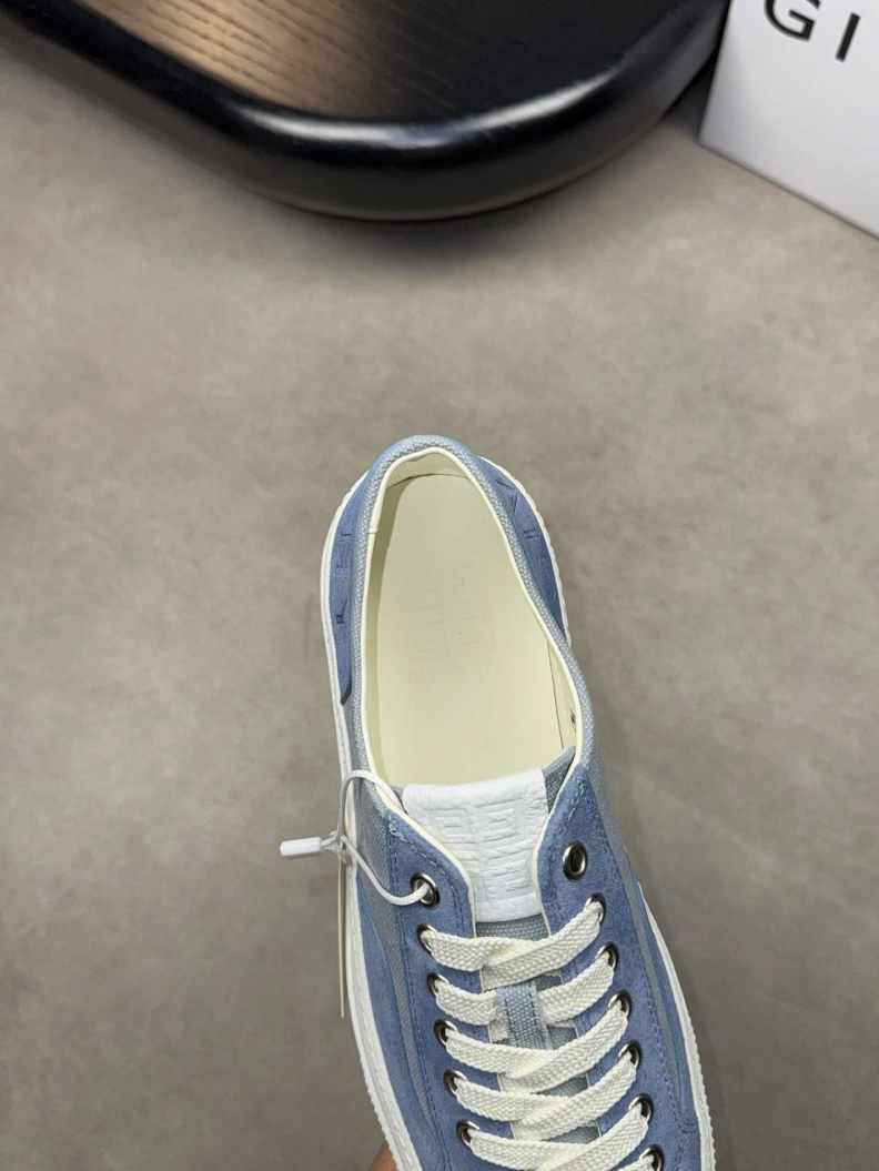 Gxvxnchy Sneakers EasyMatch 152161