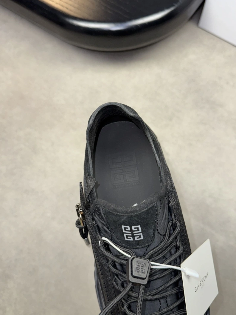 Trendy Gxvxnchy Sneakers 152159