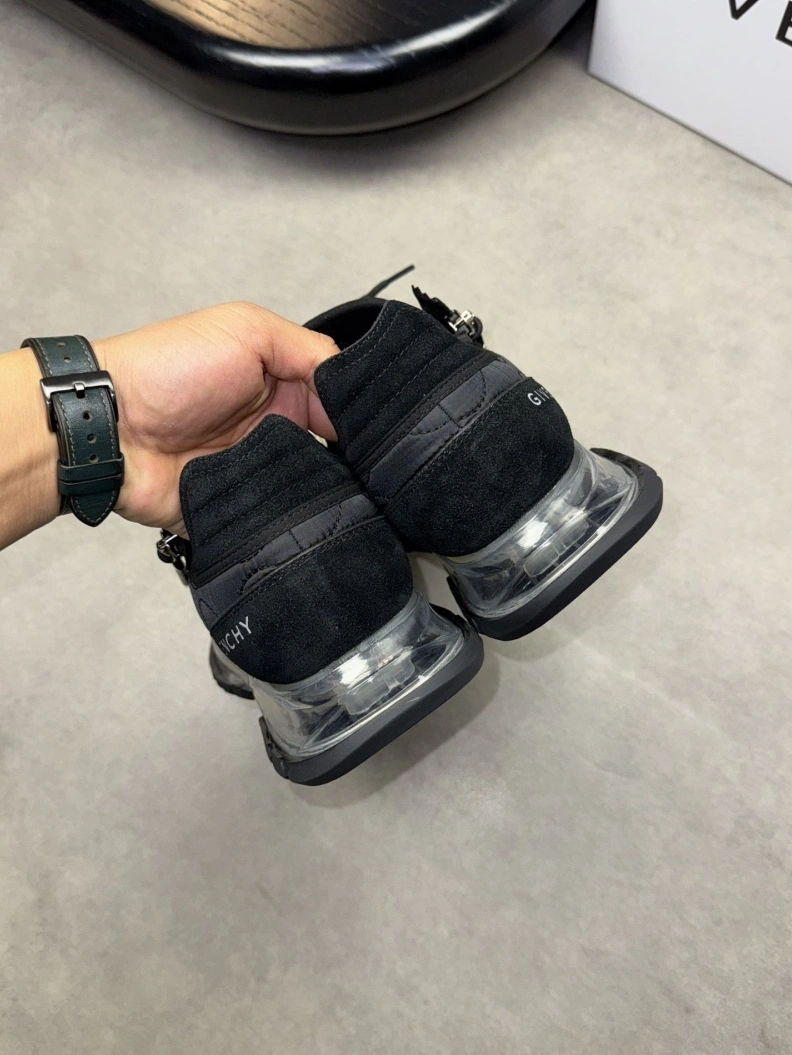 Trendy Gxvxnchy Sneakers 152159