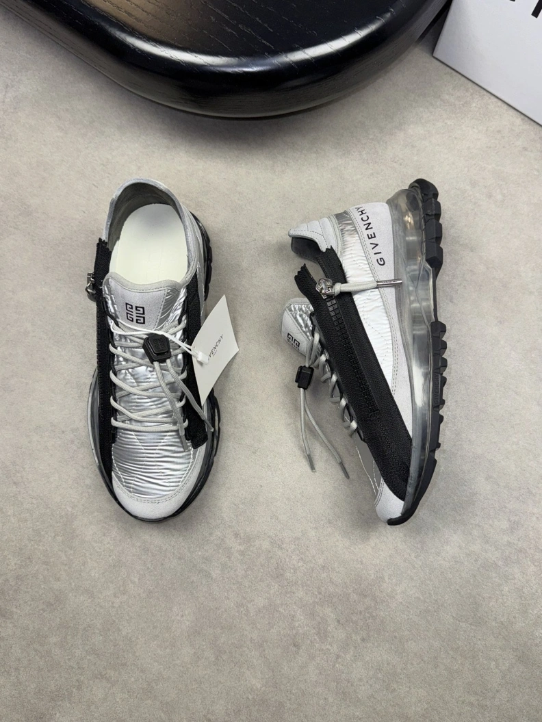 Gxvxnchy Sneakers AllSeason 152149