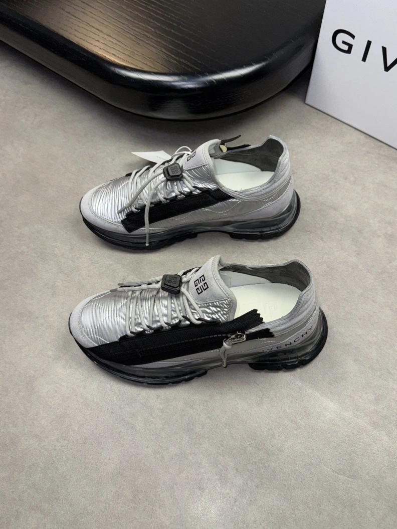 Gxvxnchy Sneakers AllSeason 152149