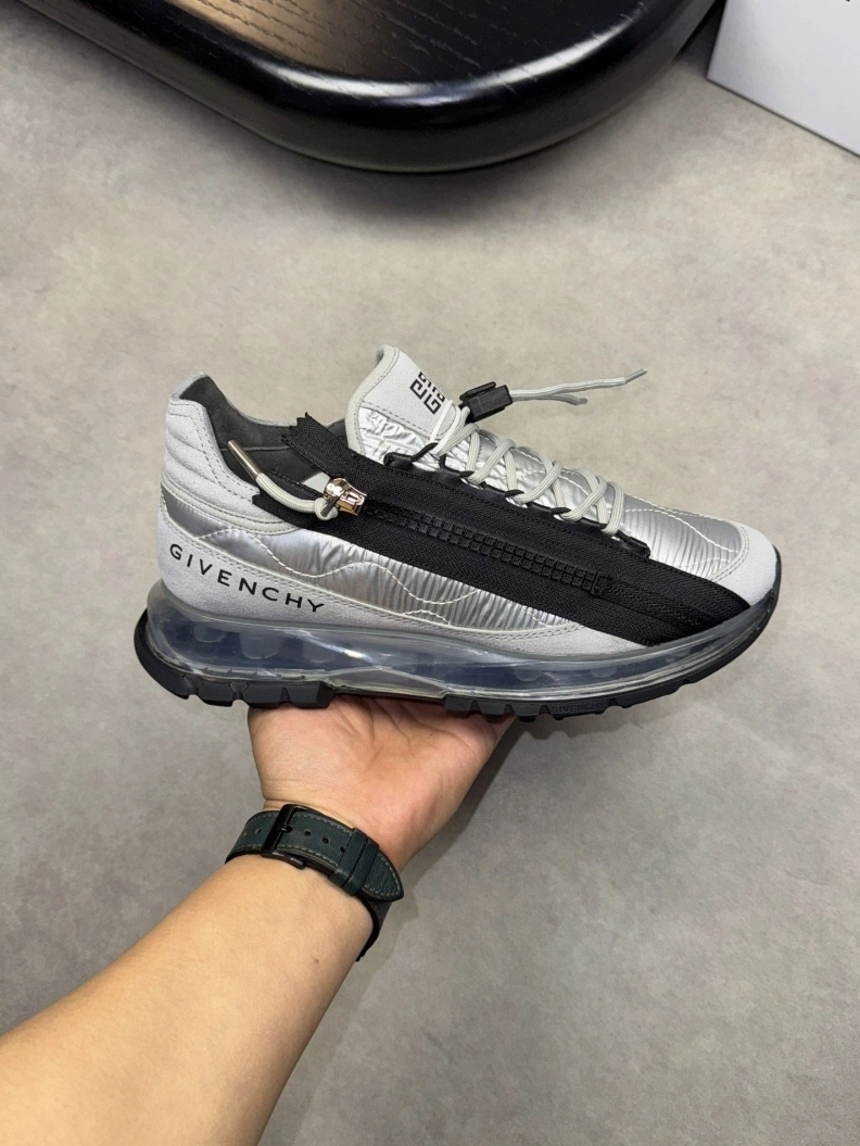 Gxvxnchy Sneakers AllSeason 152149