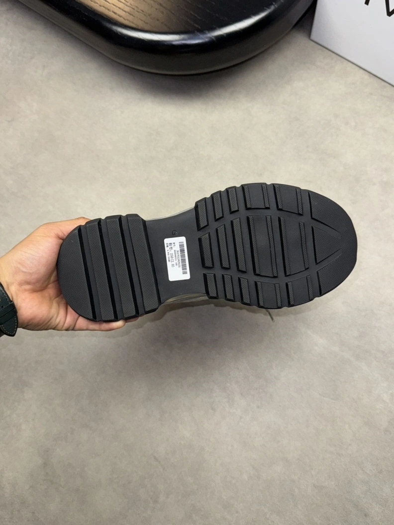 Gxvxnchy Sneakers AllSeason 152149