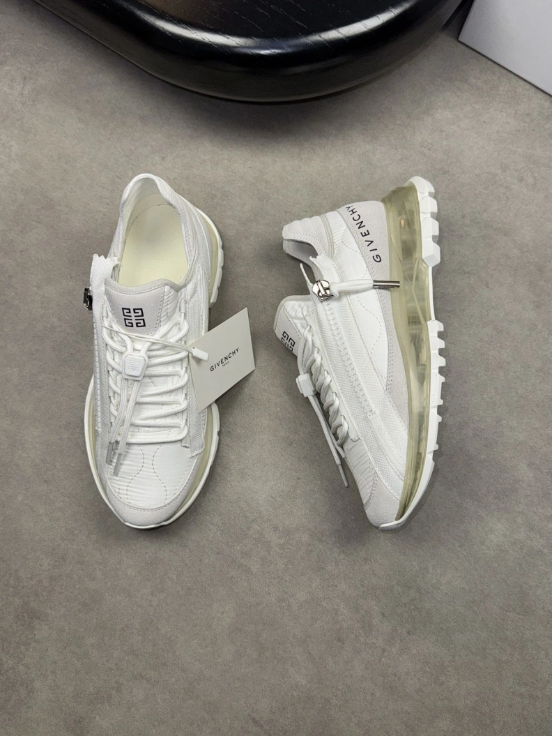 Trendsetting Gxvxnchy Sneakers 152151