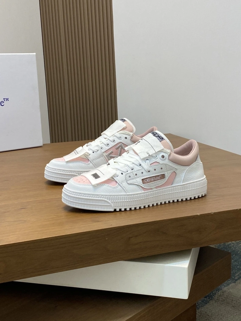 Versatile Off-Whxtx Sneakers 207757