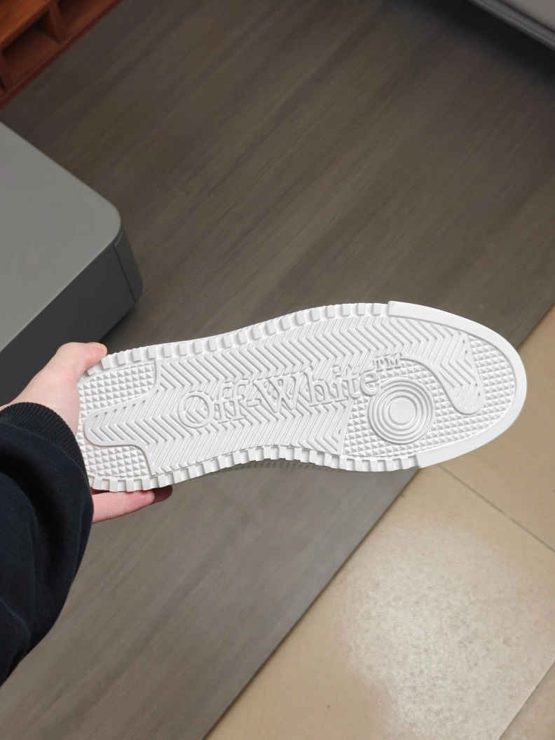 Classic Off-Whxtx Sneakers 207751