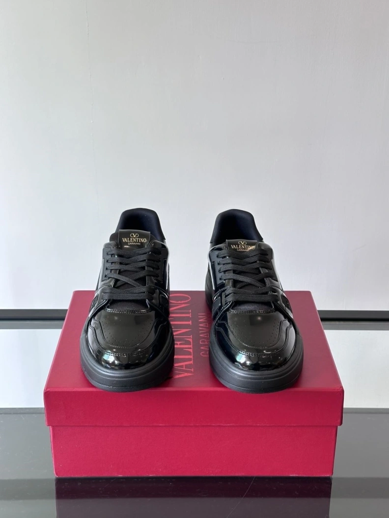 Cozy Vxlxntino Sneakers 228967