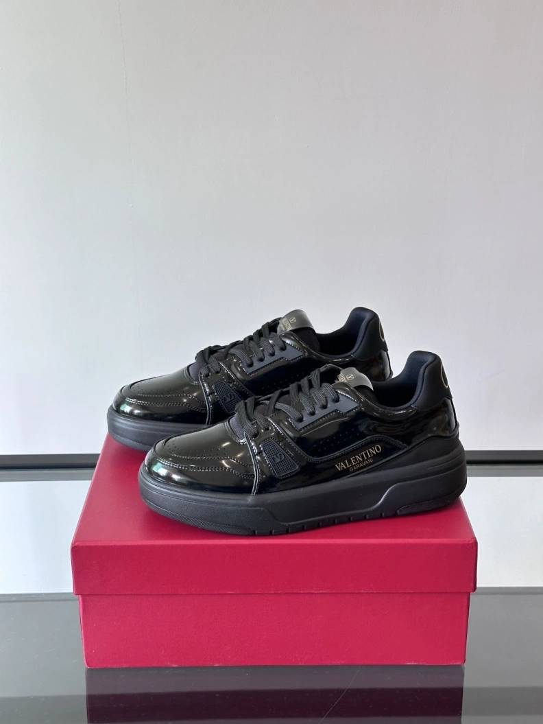 Cozy Vxlxntino Sneakers 228967