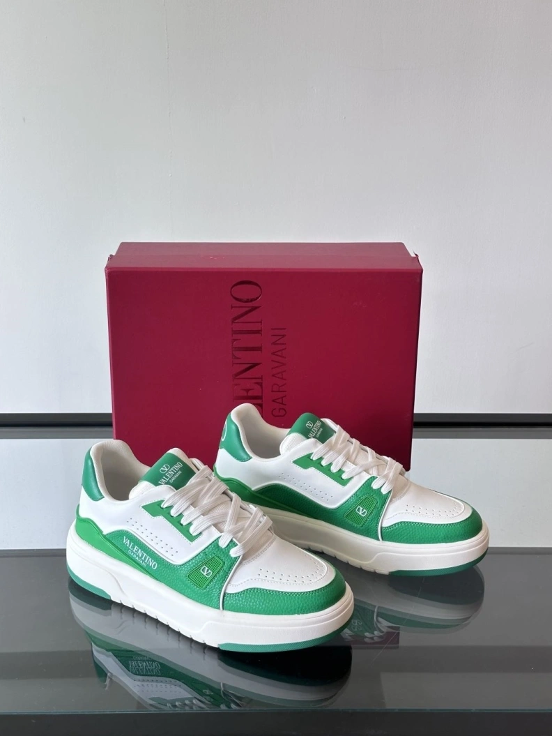 Trendsetting Vxlxntino Sneakers 228965