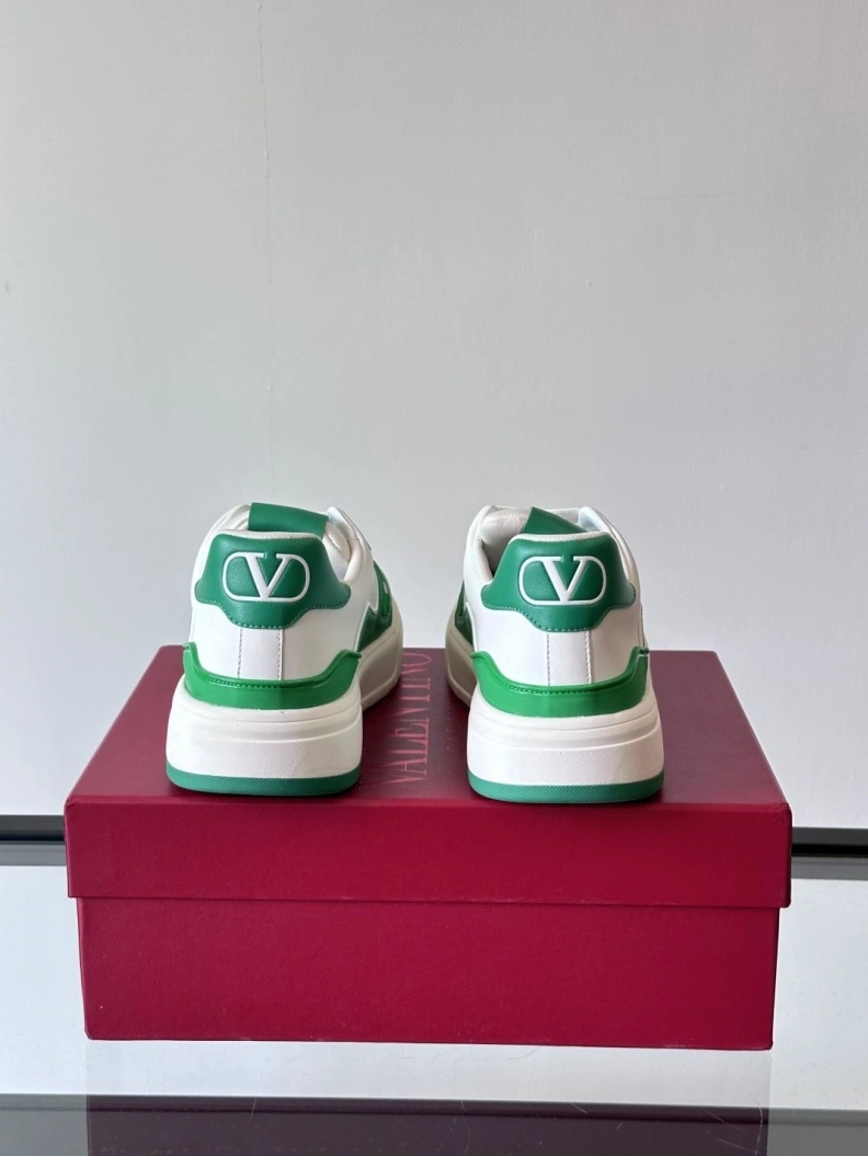 Trendsetting Vxlxntino Sneakers 228965