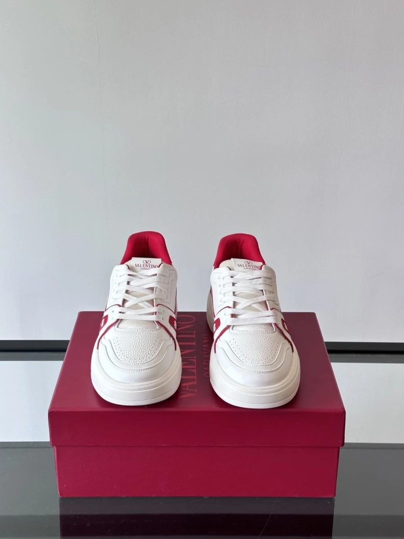 Versatile Vxlxntino Sneakers 228957