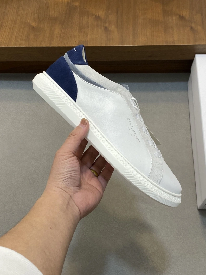 Gxvxnchy Sneakers DailyWear 152145