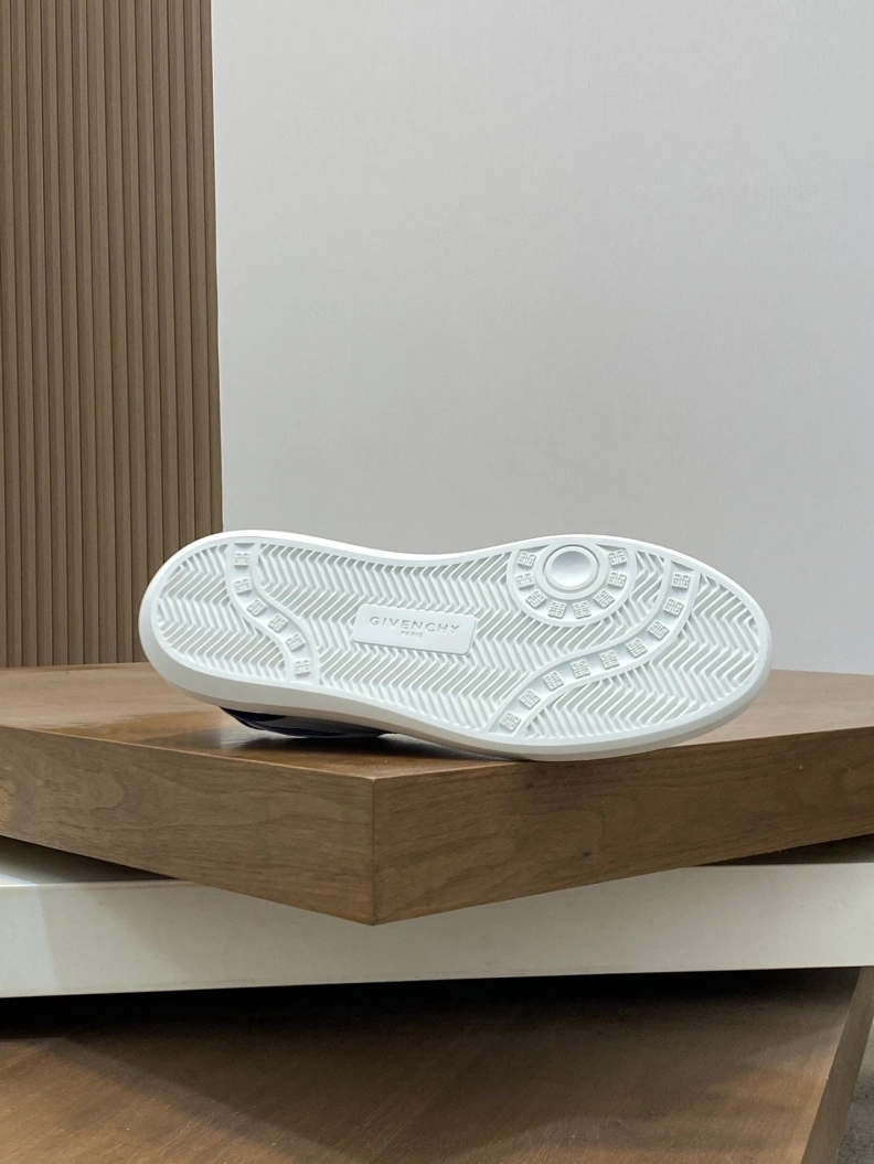 Gxvxnchy Sneakers DailyWear 152145