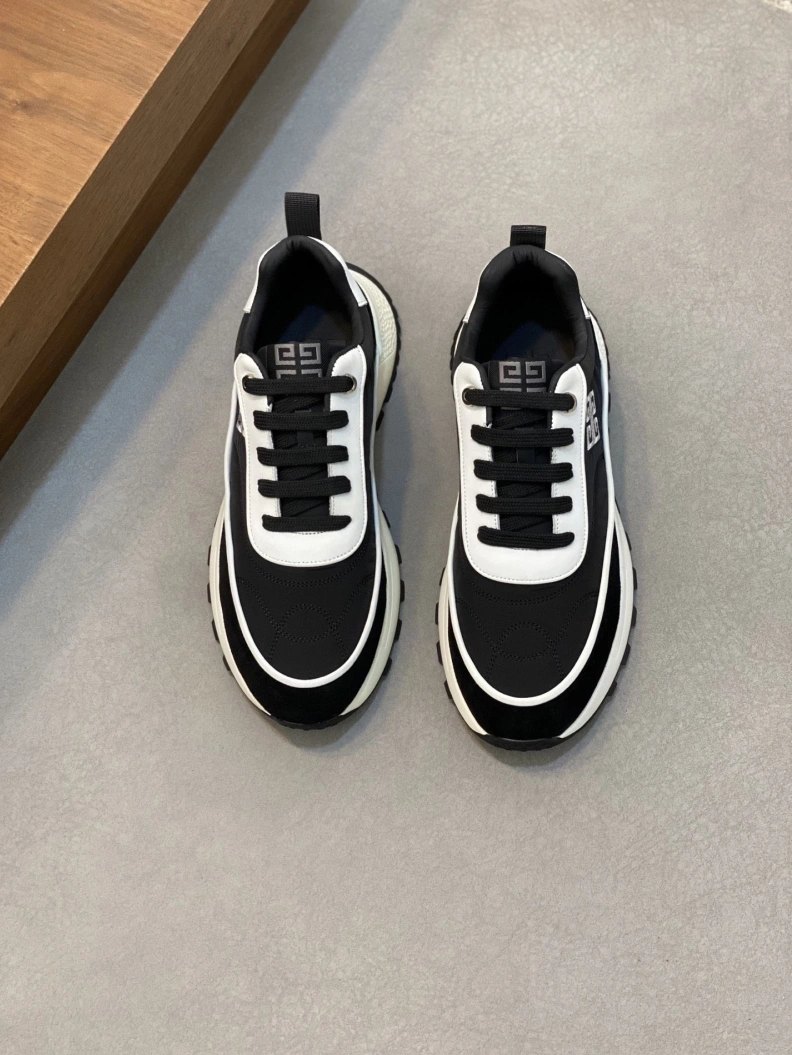 Cozy Gxvxnchy Sneakers 152150