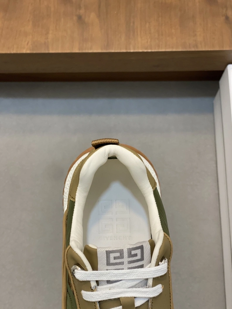 Gxvxnchy Sneakers NewStyle 152148