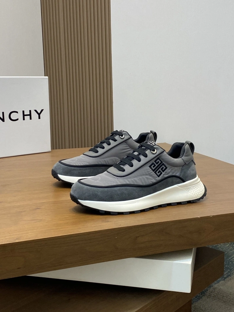 Bright Gxvxnchy Sneakers 152147