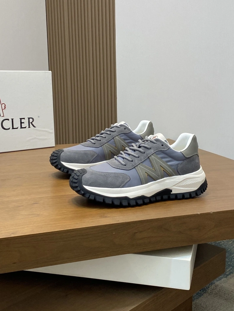 WellDesigned Mxnclxr Sneakers 197234